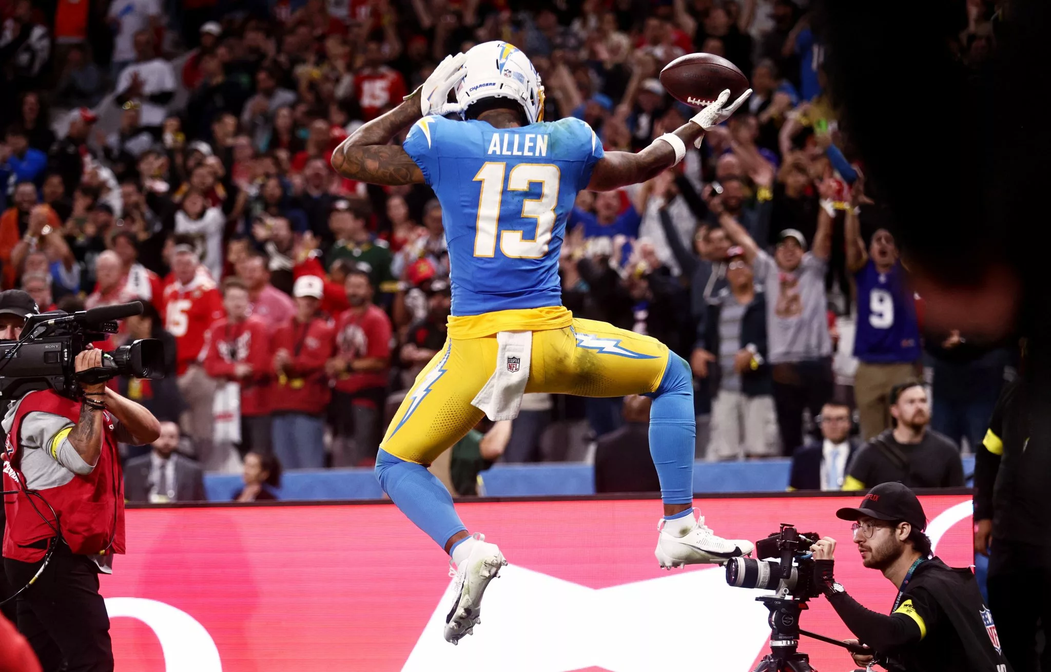 Keenan Allen looks to lead the Chargers over the Raiders