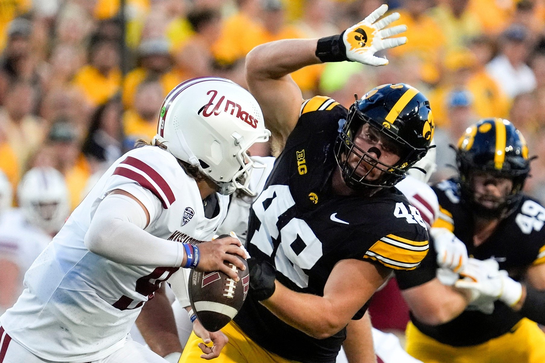 Western Michigan Broncos vs Massachusetts Minutemen Picks and Prediction for Saturday, October 4, 2025