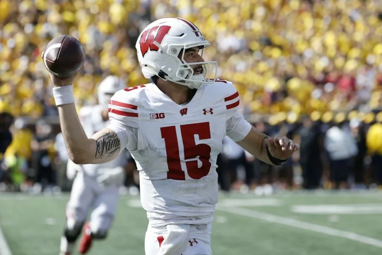 Hunter Simmons looks to lead the Badgers over the Hawkeyes