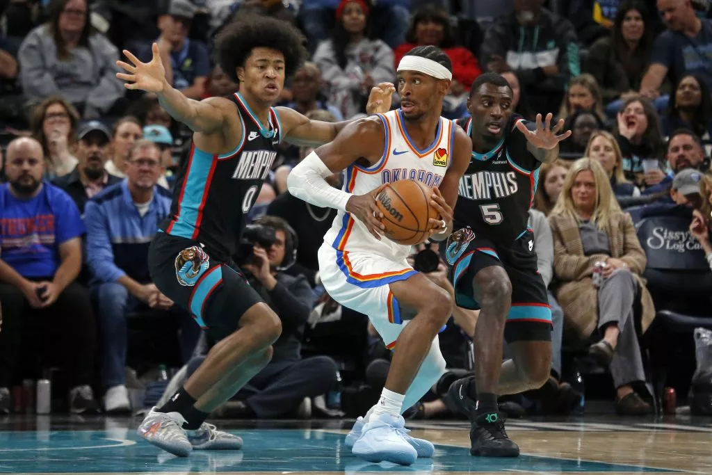 Shai Gilgeous-Alexander looks to lead the Thunder over the Warriors