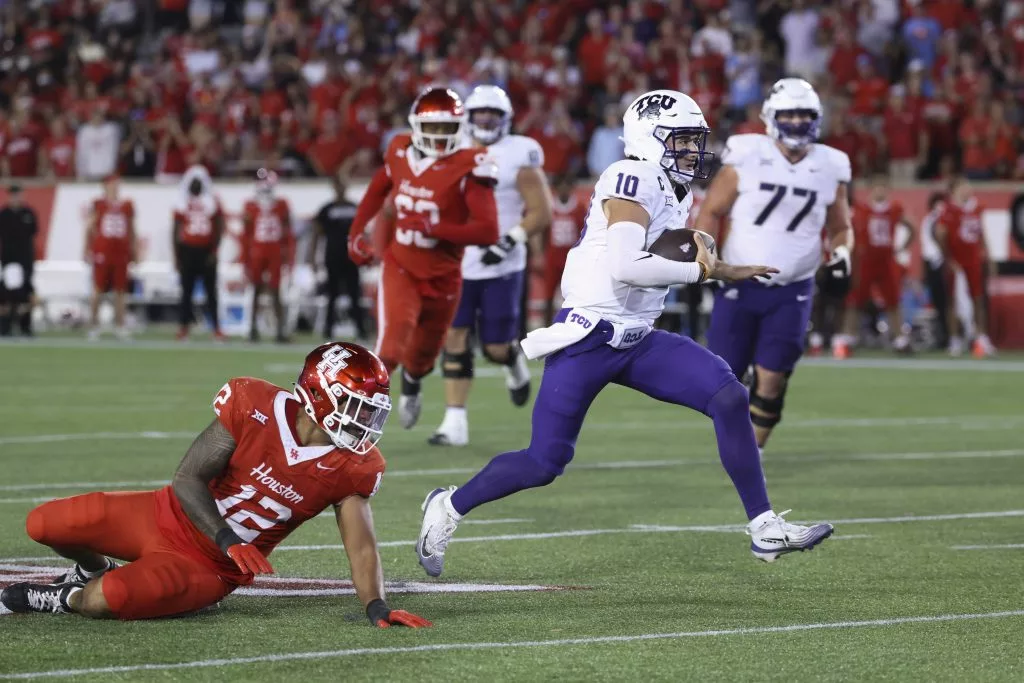 Josh Hoover looks to lead the Horned frogs over the Bearcats