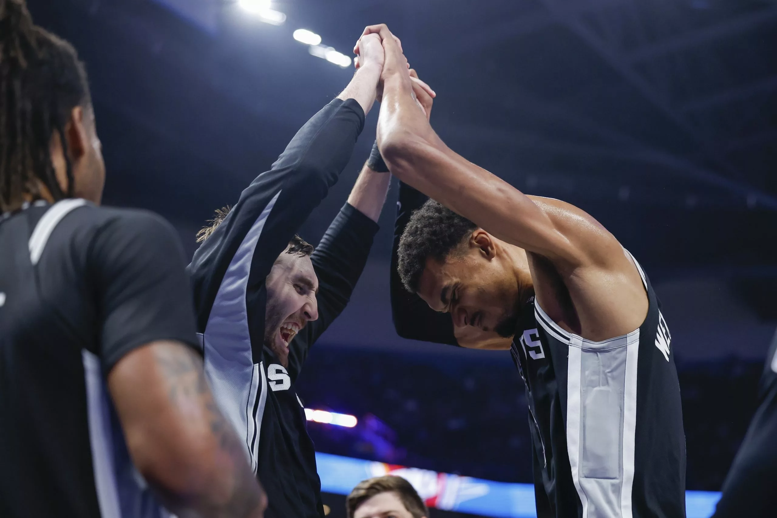 Oklahoma City Thunder vs San Antonio Spurs Picks, Prediction and Odds Game 4