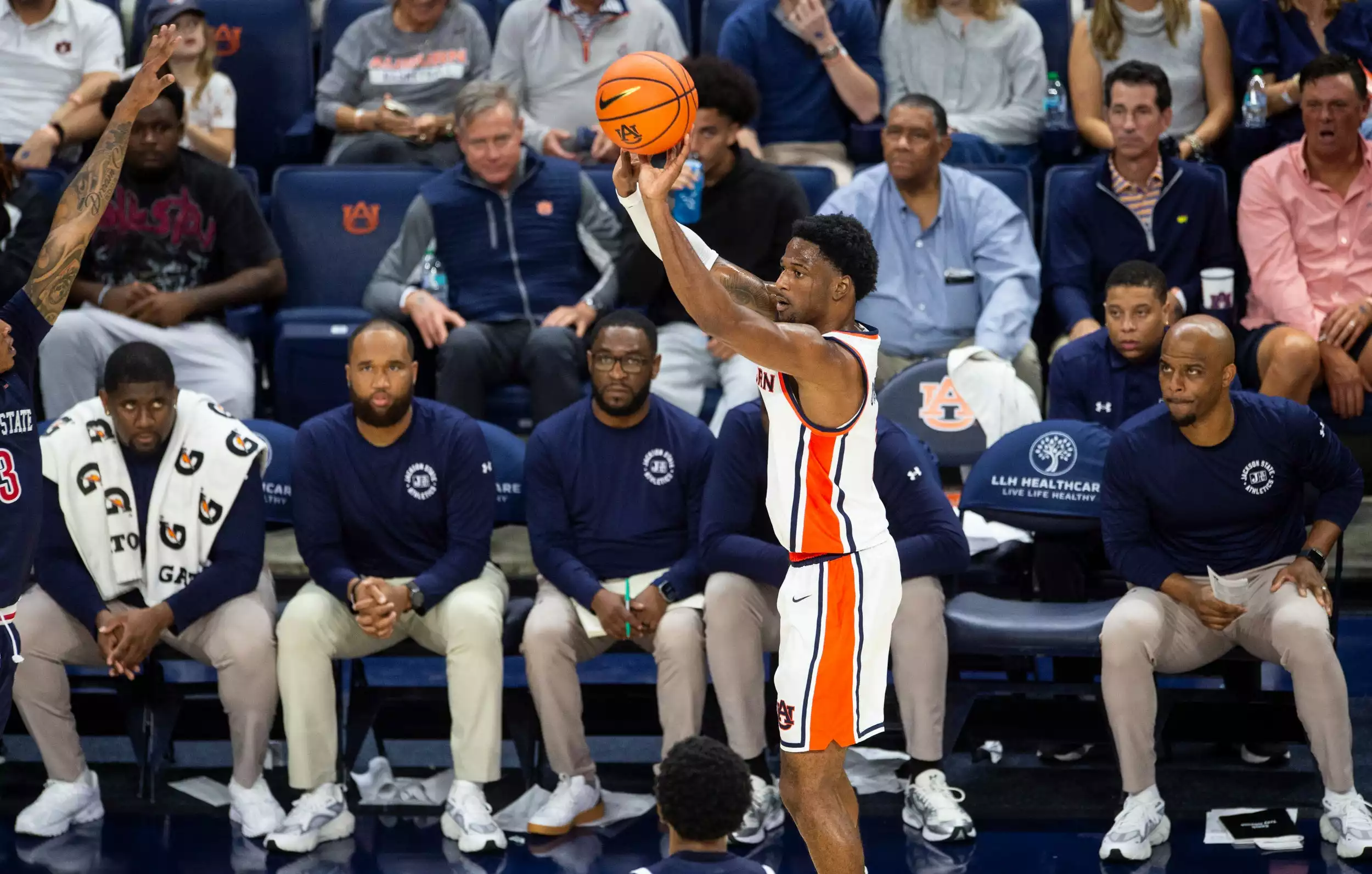 Tahaad Pettiford looks to lead the Tiggers over the Wolfpack