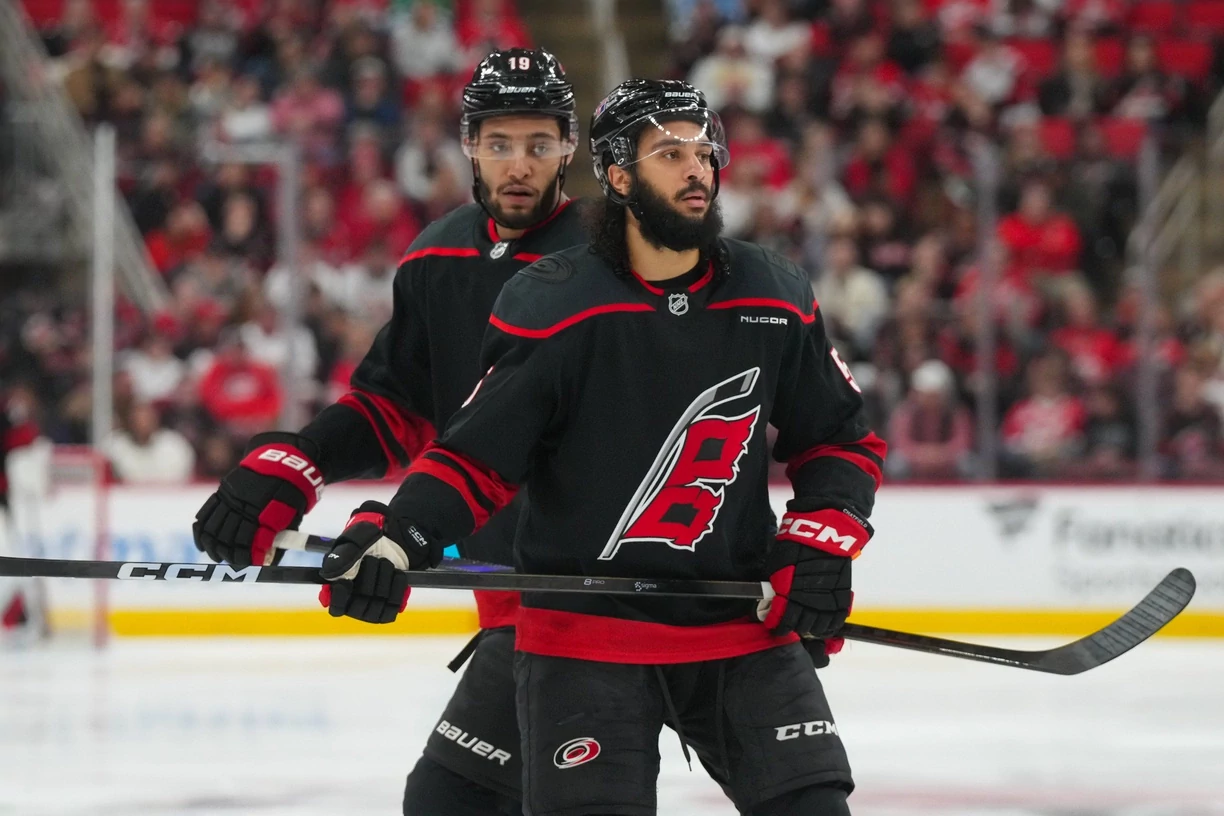 Montreal Canadiens vs Caroliana Hurricanes Picks, Prediction and Odds Game 1